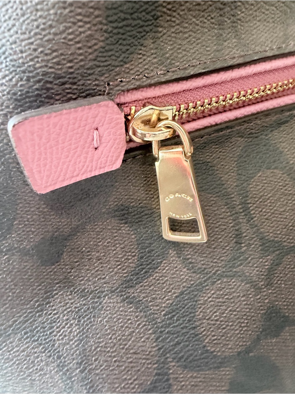 NWOT Coach Signature Canvas Backpack with Pink Trim - Picture 3 of 9